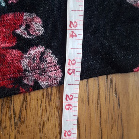 Maurices Long Sleeve Keyhole Floral Top Size XL - Picture 3 of 9